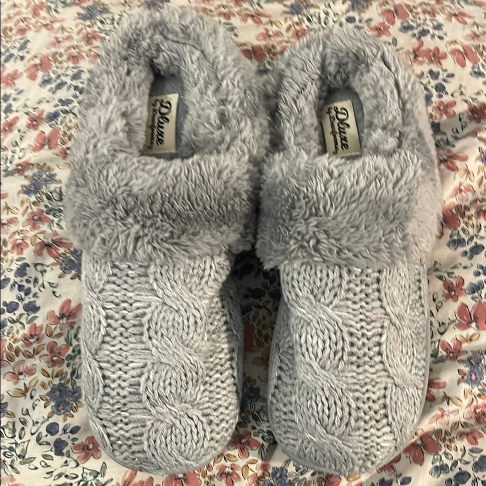 Luxe Gray Knit and Fur Slippers